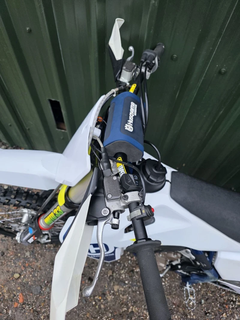 Husqvarna FC 250/СТАРТЕР/2 РЕЖИМА/ТРАКШЪН КОНТРОЛ/ ЛИЗИНГ, снимка 3 - Мотоциклети и мототехника - 52447032