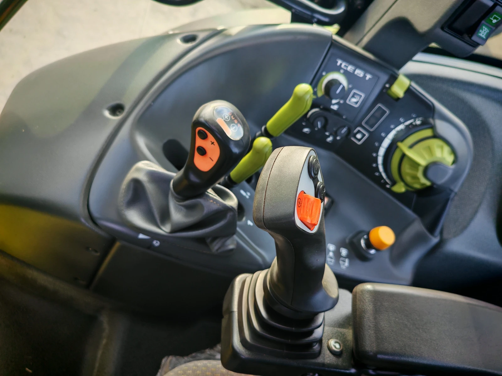  Claas Arion 420     20 % | Mobile.bg   16