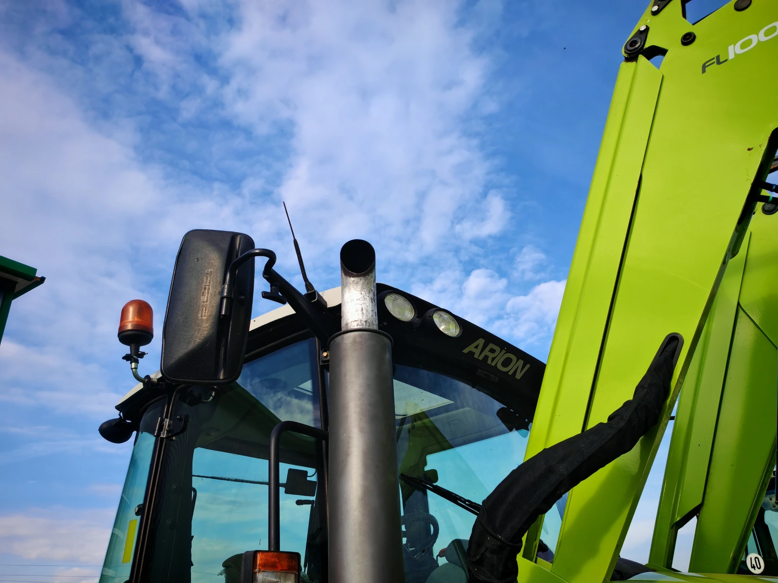 Трактор Claas Arion 420 лизинг с първоначална вноска 20 % - изображение 3