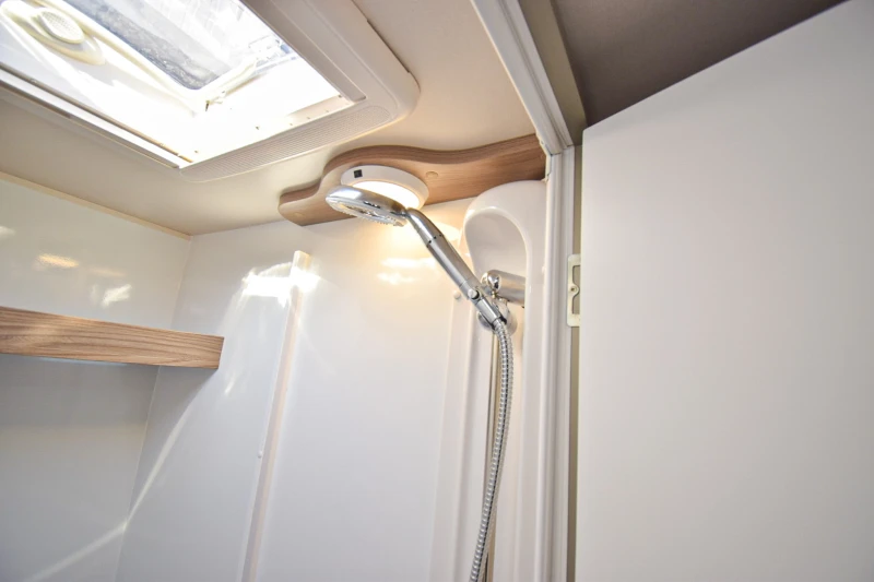 Каравана Sprite Cruiser 480 SR, снимка 16 - Каравани и кемпери - 53179707