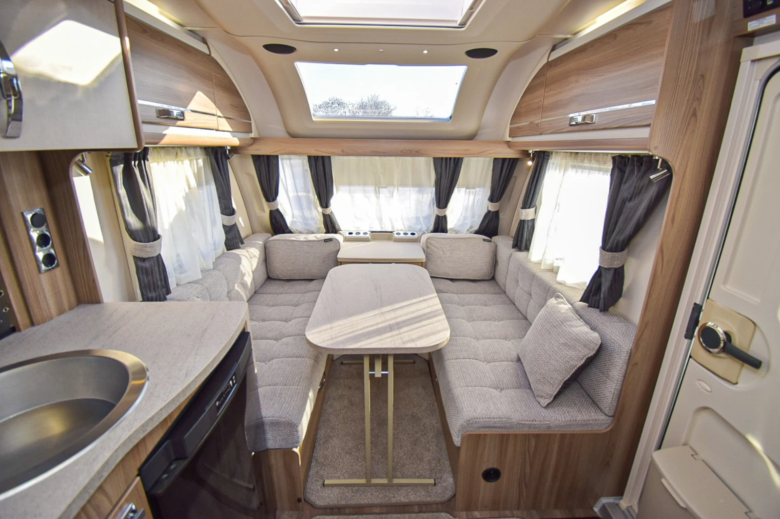 Каравана Sprite Cruiser 480 SR - изображение 4