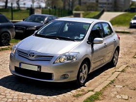 Toyota Auris 1.33/газ.инж., снимка 2