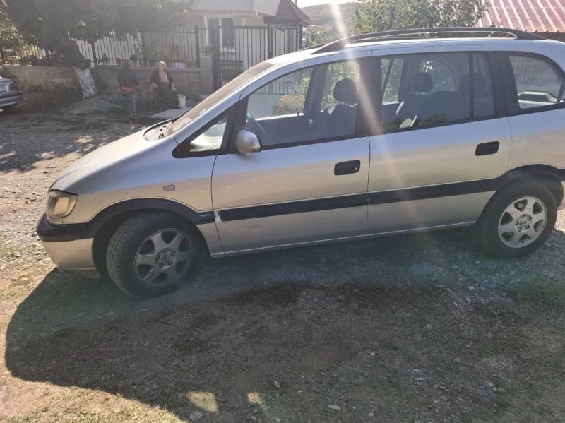 Opel Zafira, снимка 3 - Автомобили и джипове - 47649932