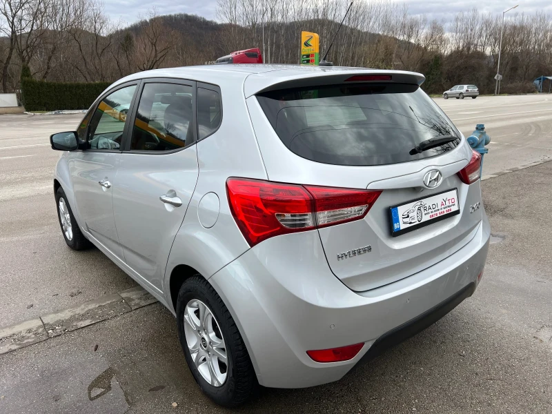 Hyundai Ix20 1.6i АВТОМАТ ШВЕЙЦАРИЯ, снимка 4 - Автомобили и джипове - 48363363