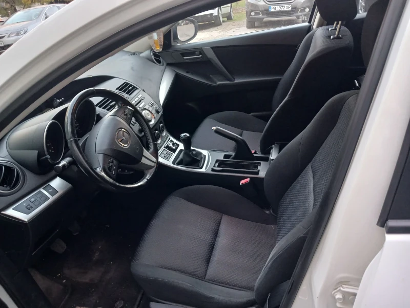 Mazda 3, снимка 11 - Автомобили и джипове - 49511146