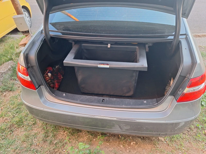 Mercedes-Benz E 220, снимка 15 - Автомобили и джипове - 52504290