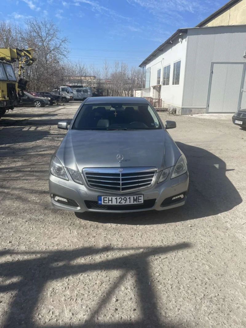 Mercedes-Benz E 220, снимка 8 - Автомобили и джипове - 52504290