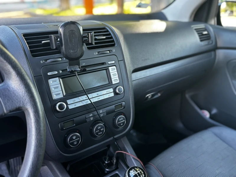 VW Golf, снимка 4 - Автомобили и джипове - 52530456