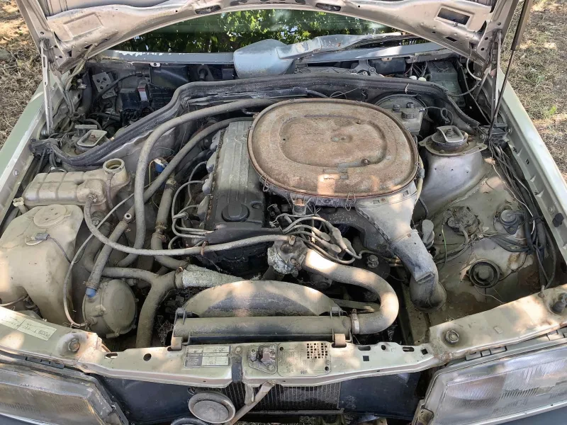 Mercedes-Benz 190 На части 3 броя, снимка 4 - Автомобили и джипове - 52502921