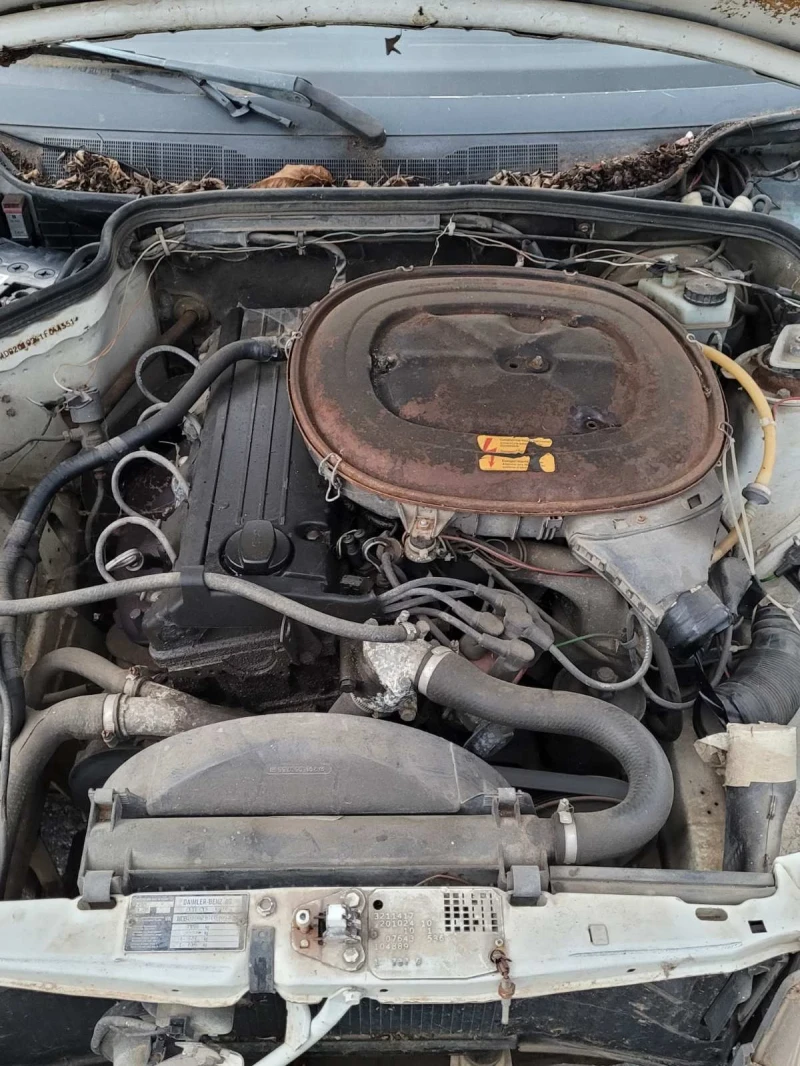 Mercedes-Benz 190 На части 3 броя, снимка 5 - Автомобили и джипове - 52502921