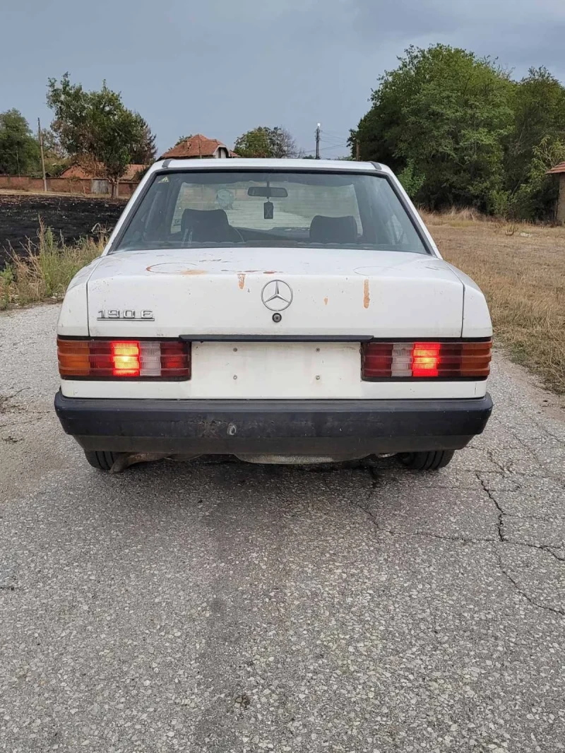 Mercedes-Benz 190 На части 3 броя, снимка 6 - Автомобили и джипове - 52502921
