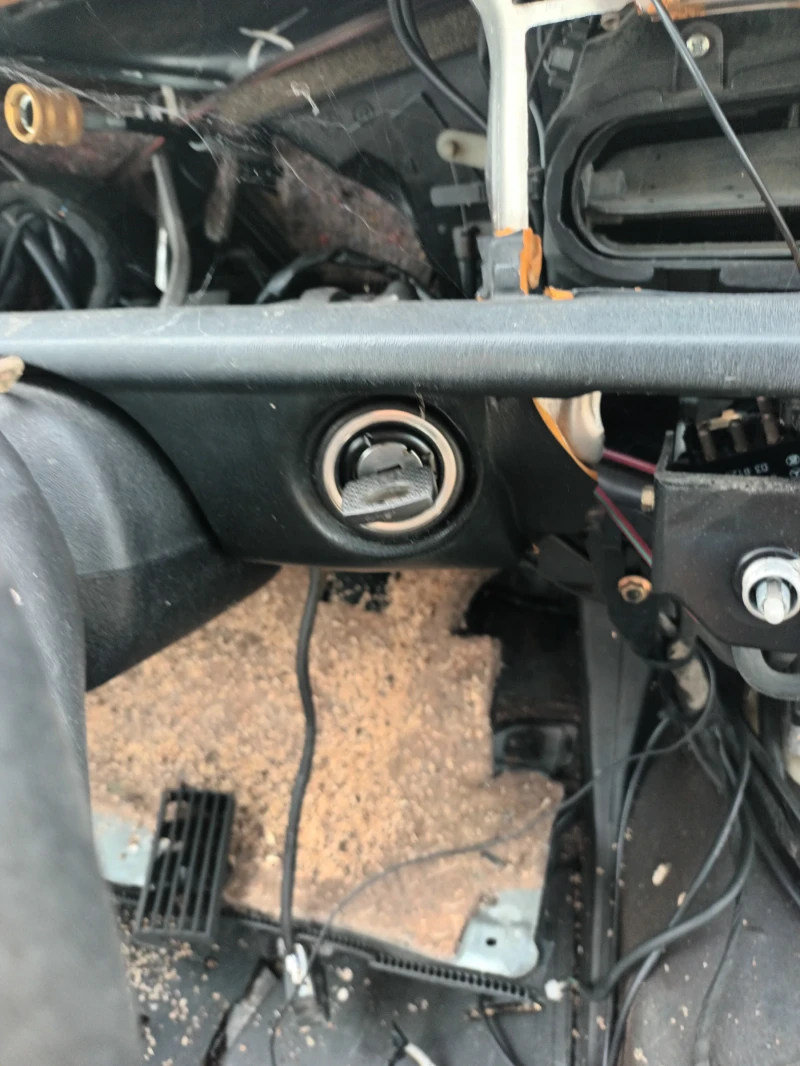 Mercedes-Benz 190 На части 3 броя, снимка 10 - Автомобили и джипове - 52502921