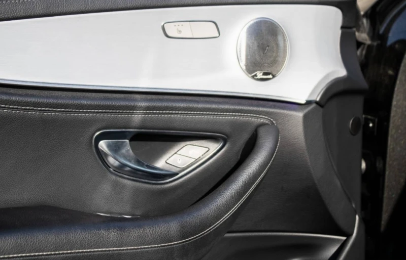 Mercedes-Benz E 220 d 4Matic AMG Line, снимка 8 - Автомобили и джипове - 52876295