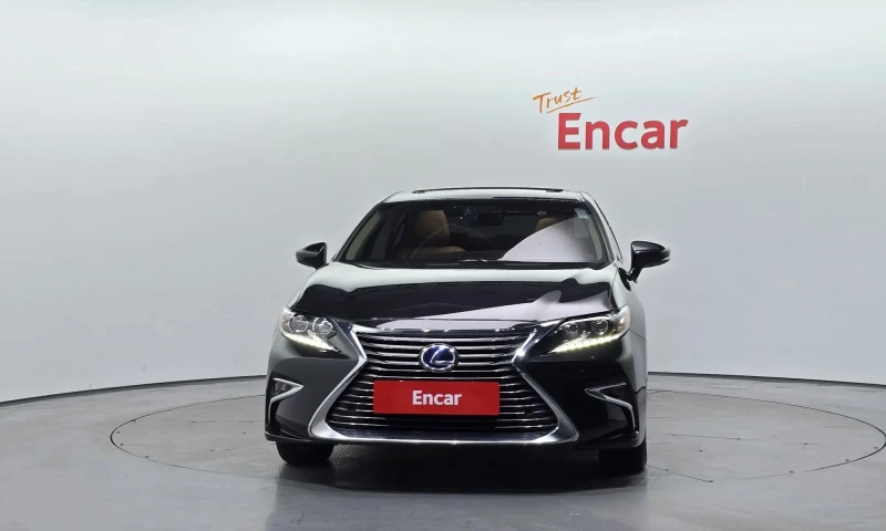 Lexus ES New Es300H Supreme Xv60 , снимка 3 - Автомобили и джипове - 53245405