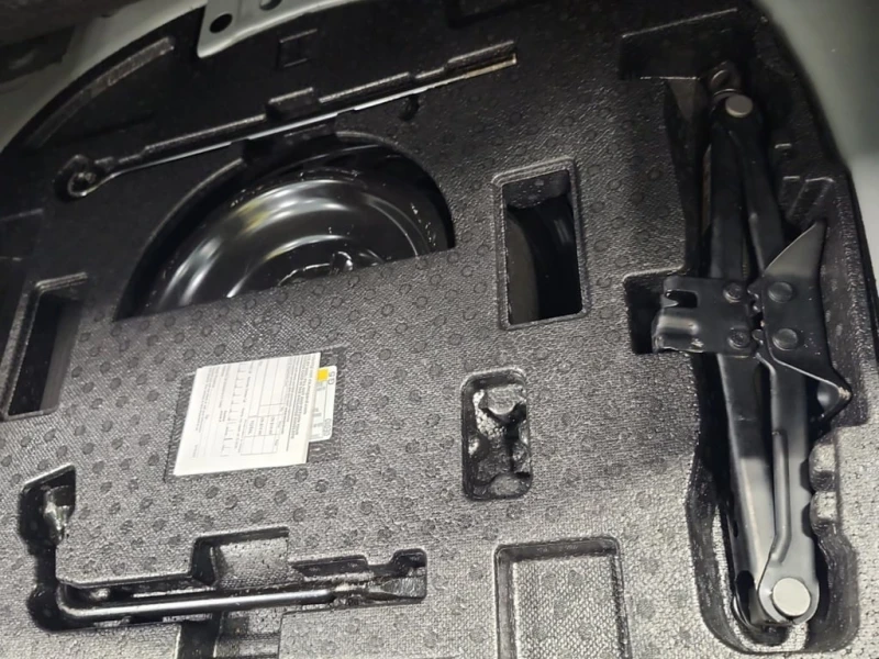 Toyota Camry * SE * CARFAX * AWD * , снимка 14 - Автомобили и джипове - 53248177