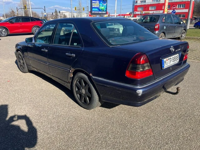 Mercedes-Benz C 200 220 CDI  102k.c., снимка 10 - Автомобили и джипове - 54240370