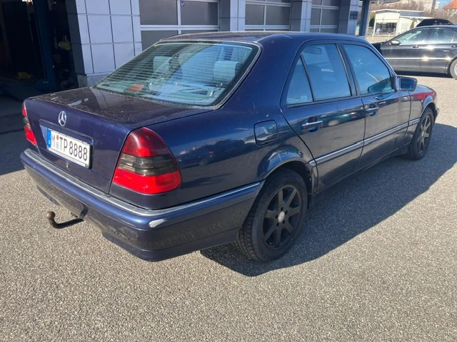 Mercedes-Benz C 200 220 CDI  102k.c., снимка 3 - Автомобили и джипове - 54240370