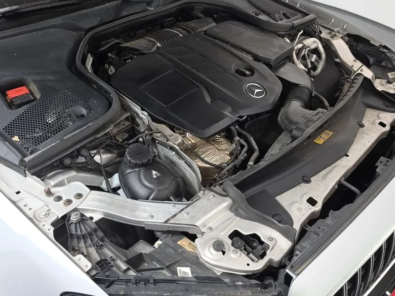Mercedes-Benz E 200 D Coupe, снимка 6 - Автомобили и джипове - 55883645