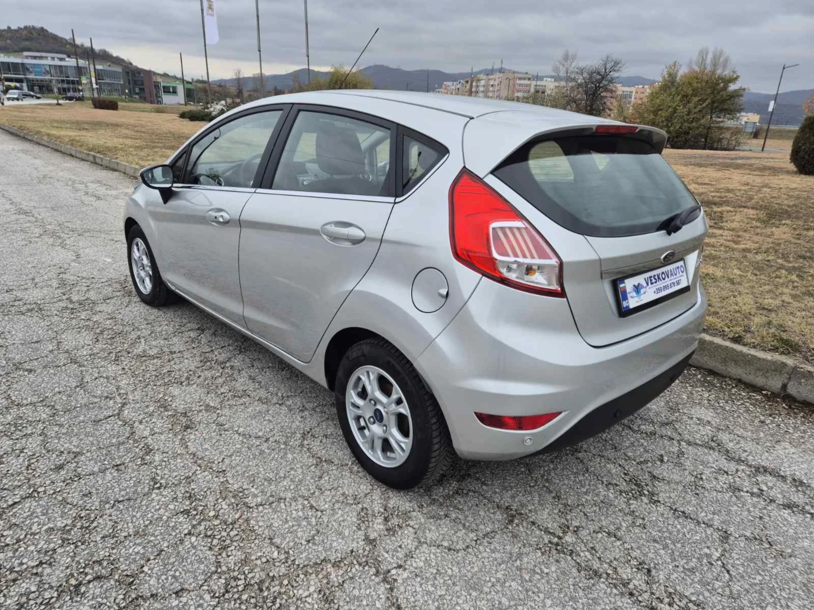 Ford Fiesta 1.5 Titanium  - изображение 5