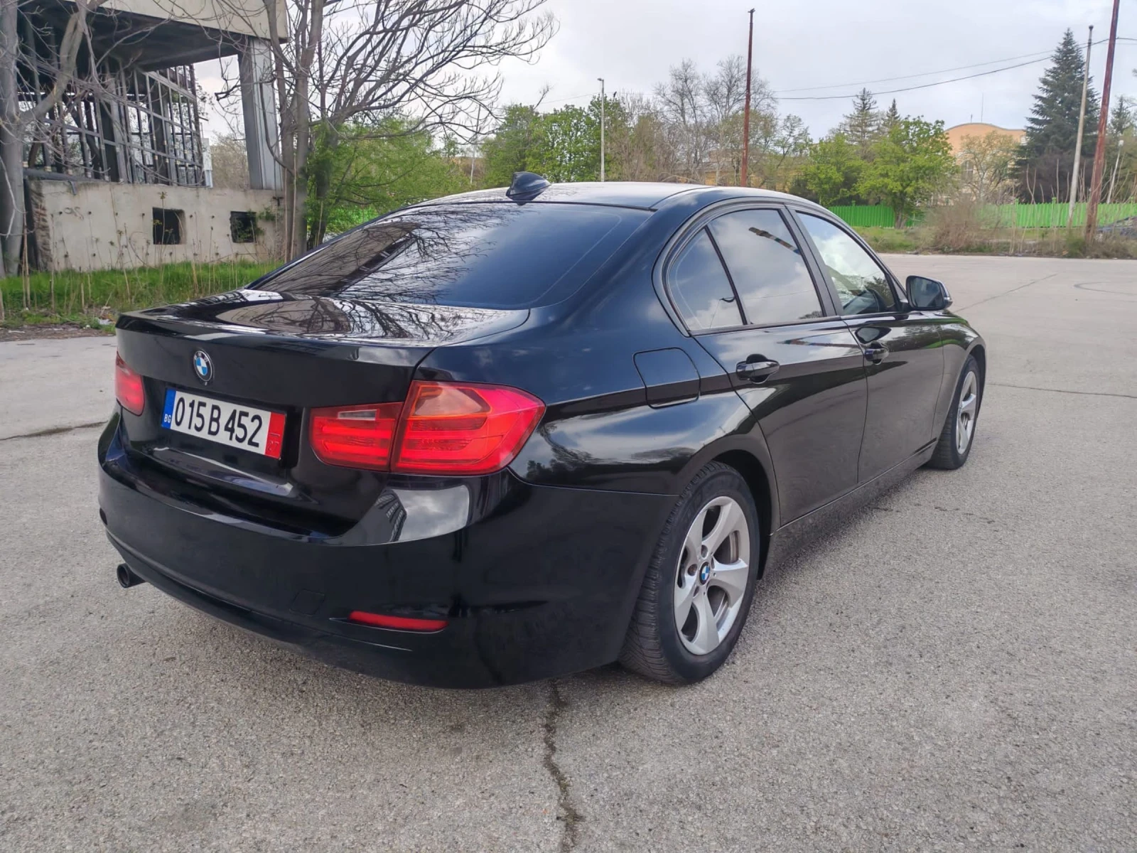 BMW 320 Автоматик седан - изображение 8