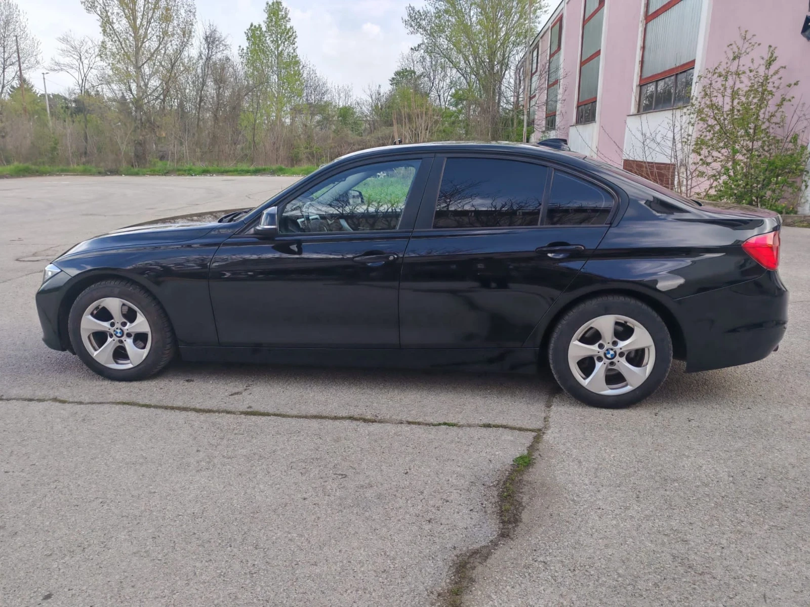 BMW 320 Автоматик седан - изображение 5