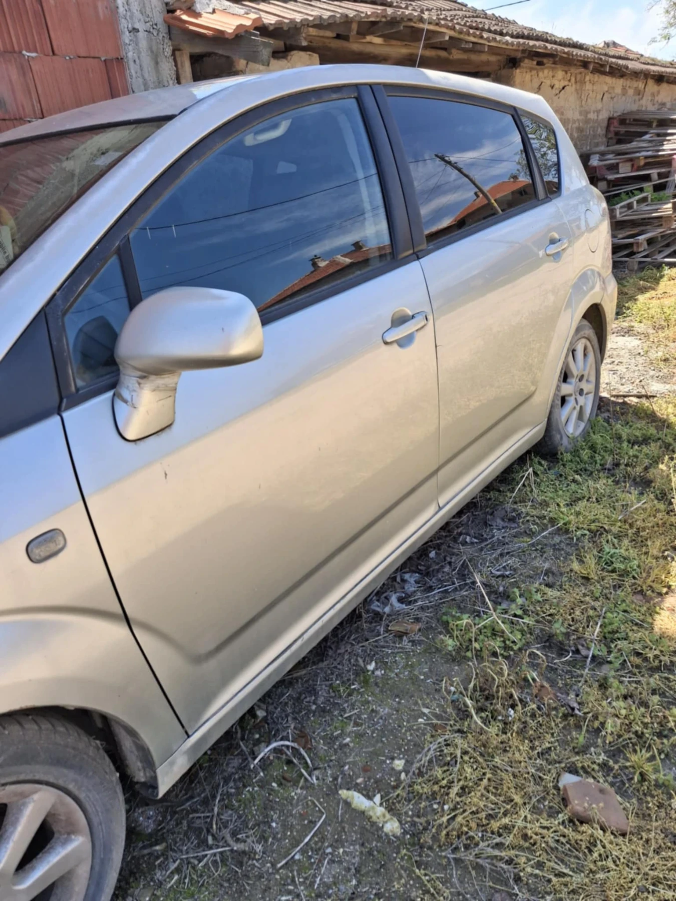 Toyota Corolla verso 2.2 177к.с. - изображение 2