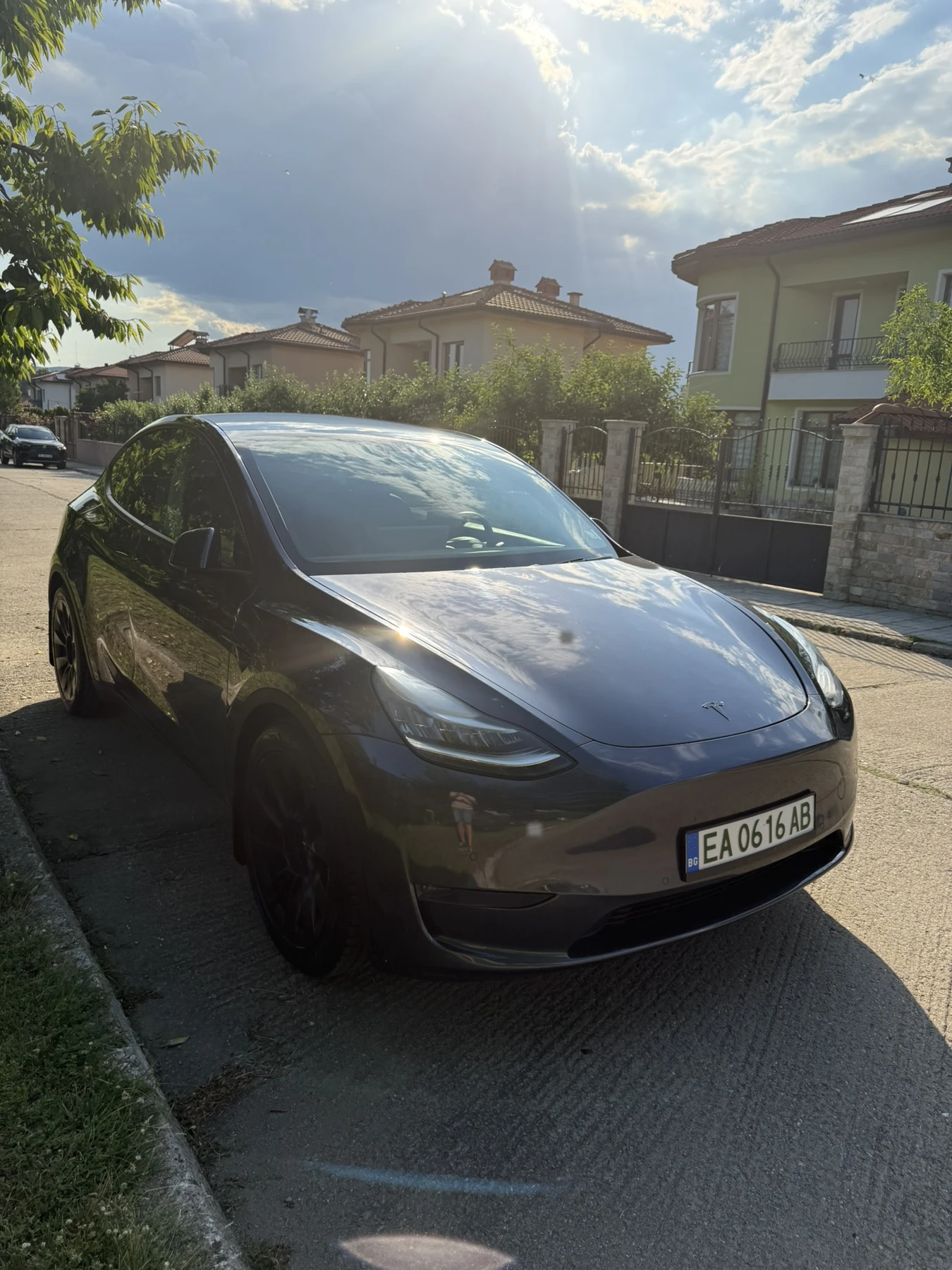 Tesla Model Y Long Range Dual Motor - изображение 3