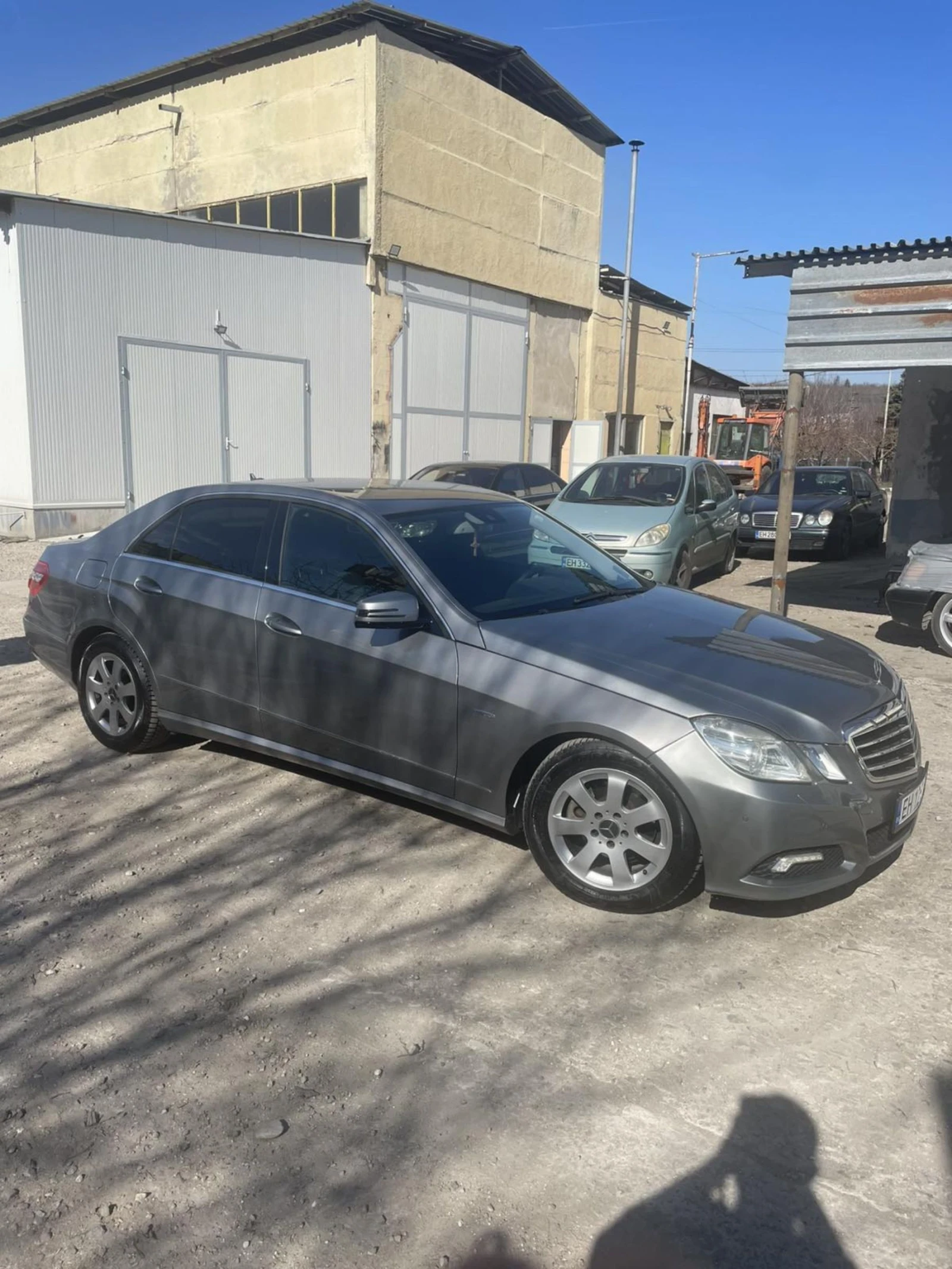 Mercedes-Benz E 220  - изображение 2