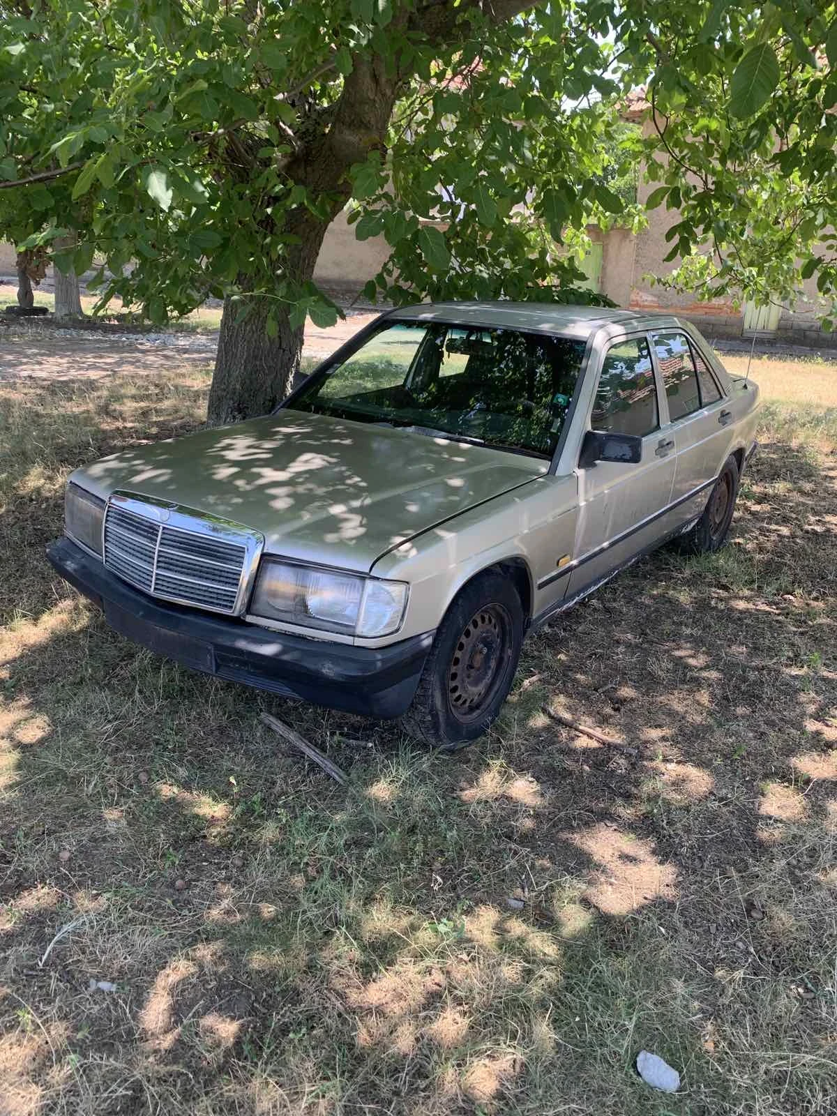 Mercedes-Benz 190 На части 3 броя - изображение 2