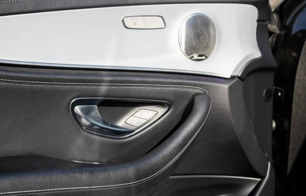 Mercedes-Benz E 220 d 4Matic AMG Line - изображение 8