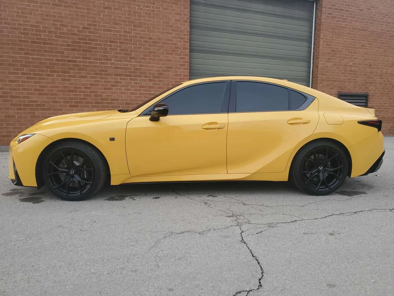 Lexus IS 500 Final Edition Exclusive Color CARFAX, снимка 2 - Автомобили и джипове - 54020455