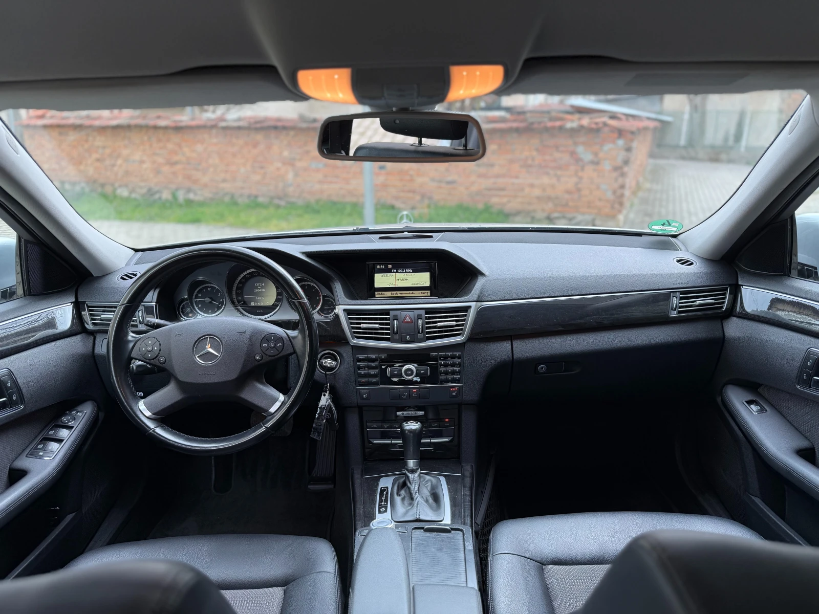 Mercedes-Benz E 220 Avantgarde, снимка 11 - Автомобили и джипове - 54044072