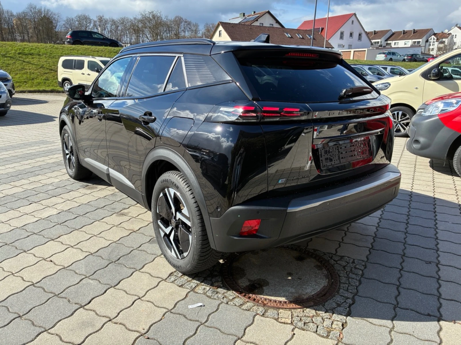 Peugeot 2008 GT- Electric- 100% SoH, снимка 3 - Автомобили и джипове - 54076152