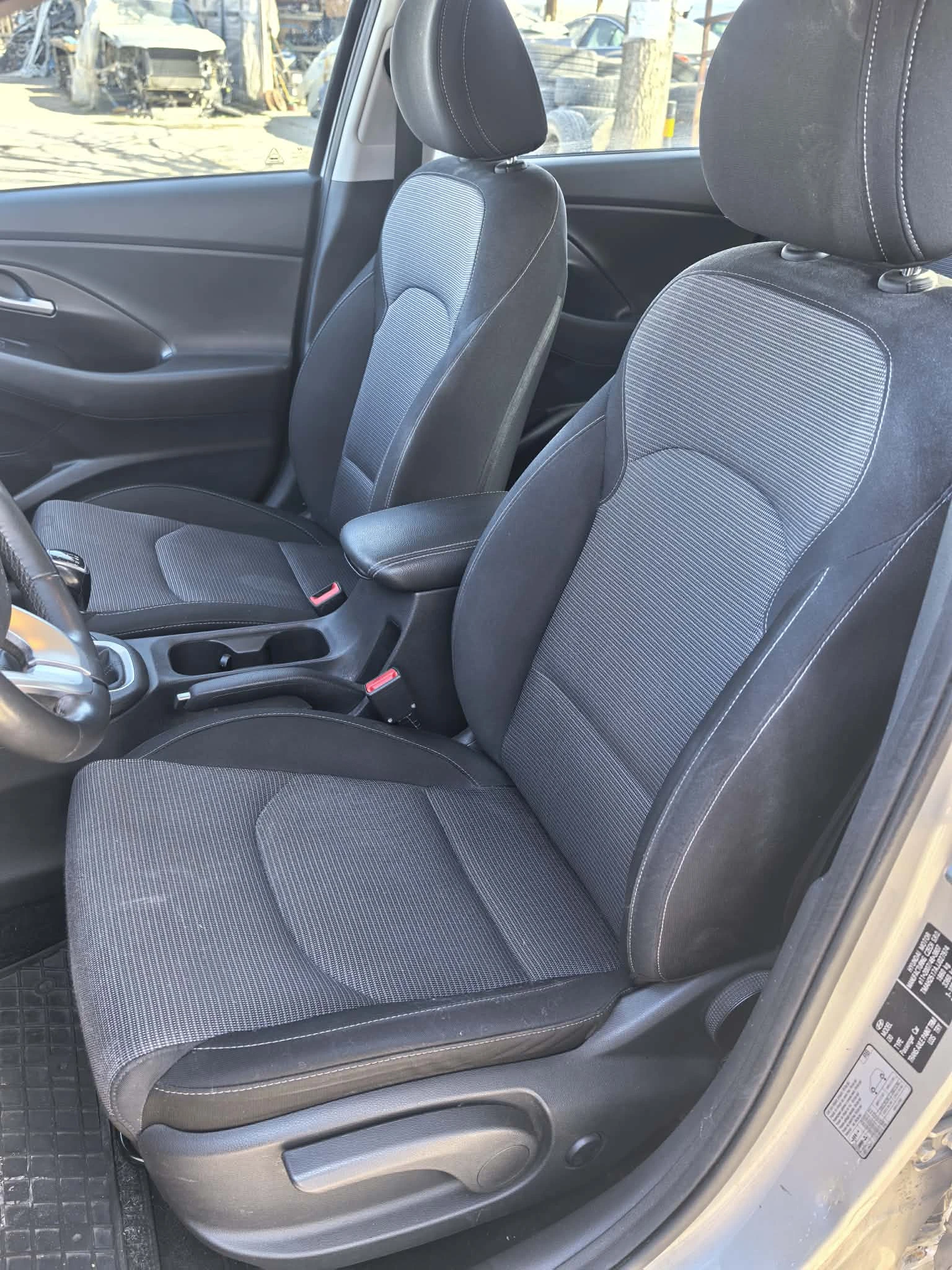 Hyundai I30 1.6 crdi, снимка 10 - Автомобили и джипове - 54113935