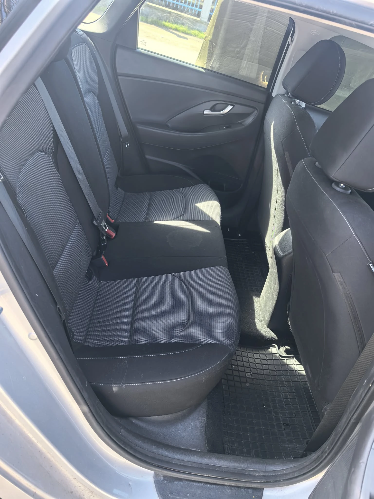 Hyundai I30 1.6 crdi, снимка 11 - Автомобили и джипове - 54113935