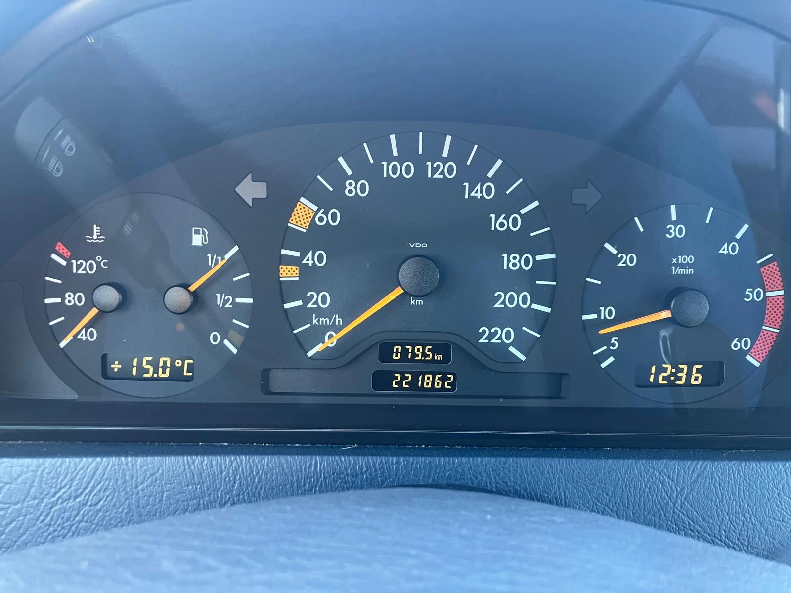 Mercedes-Benz C 200 220 CDI  102k.c., снимка 11 - Автомобили и джипове - 54240370