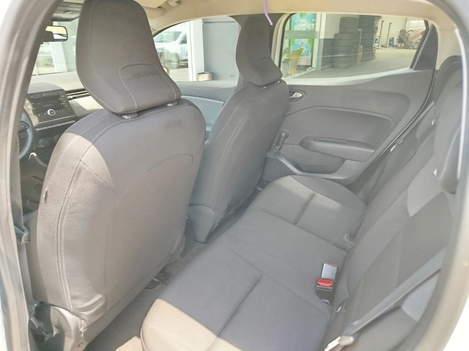 Renault Clio 1.0 TCe/ 100 к.с., снимка 14 - Автомобили и джипове - 55118880
