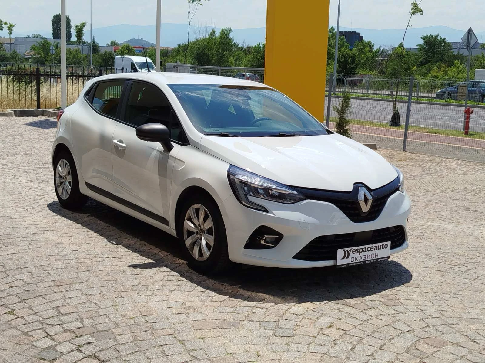 Renault Clio 1.0 TCe/ 100 к.с., снимка 3 - Автомобили и джипове - 55118880
