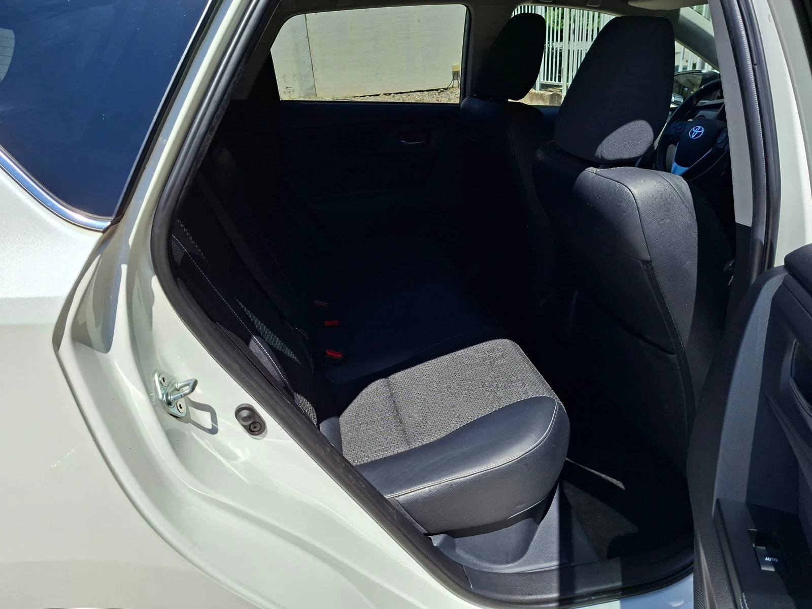 Toyota Auris HYBRID/CAMERA/NAVI/AVTOMAT | Mobile.bg � ����������� 13