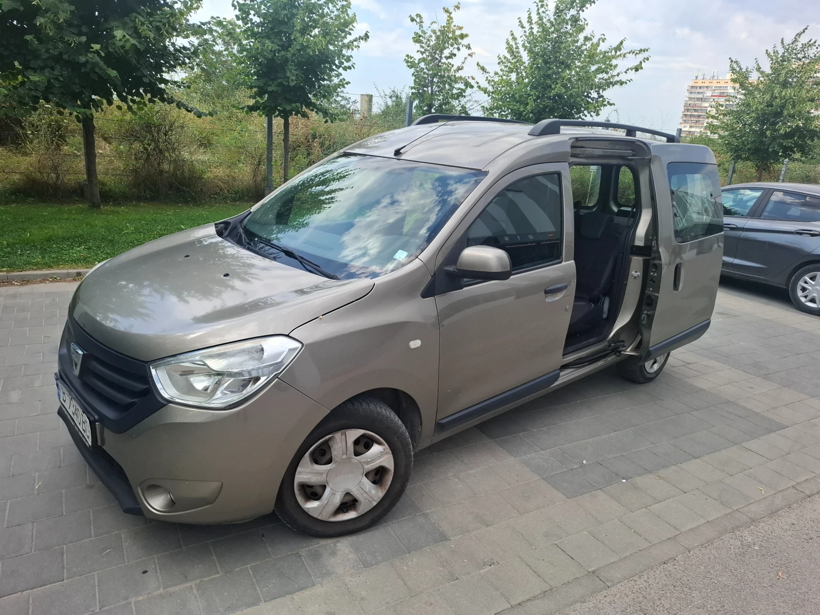 Dacia Dokker, снимка 5 - Автомобили и джипове - 55539557
