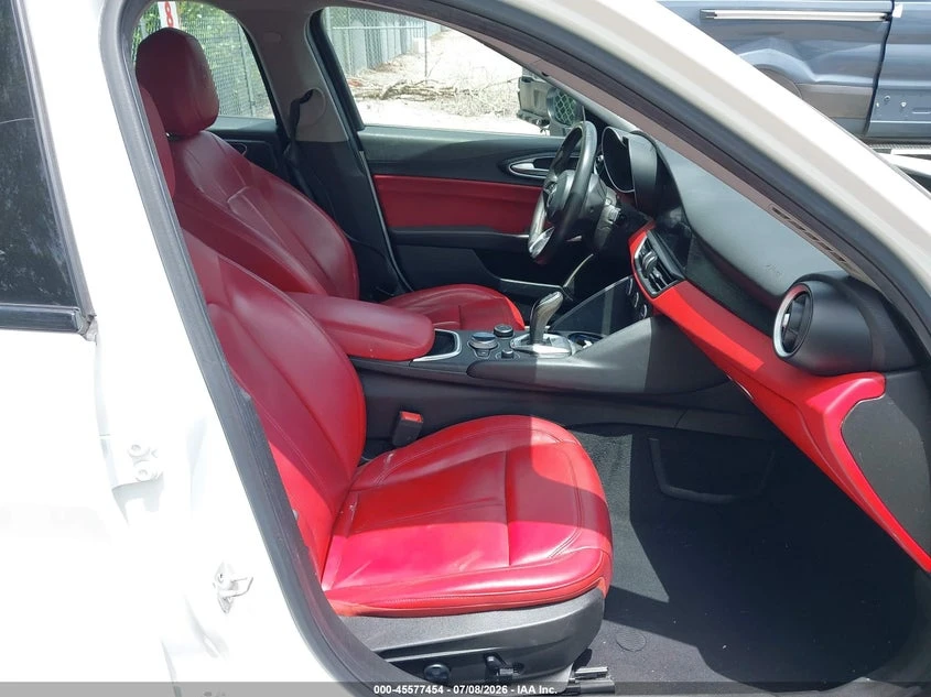 Alfa Romeo Giulia 2.0l Rwd, снимка 5 - Автомобили и джипове - 55591329