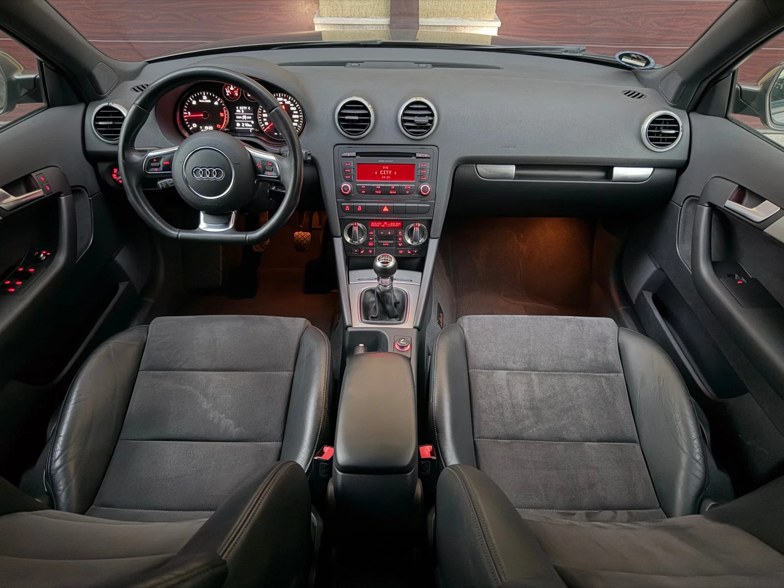 Audi A3 2.0TDI* 140ps*  Пълна Сервизна История в AUDI!, снимка 10 - Автомобили и джипове - 55607459