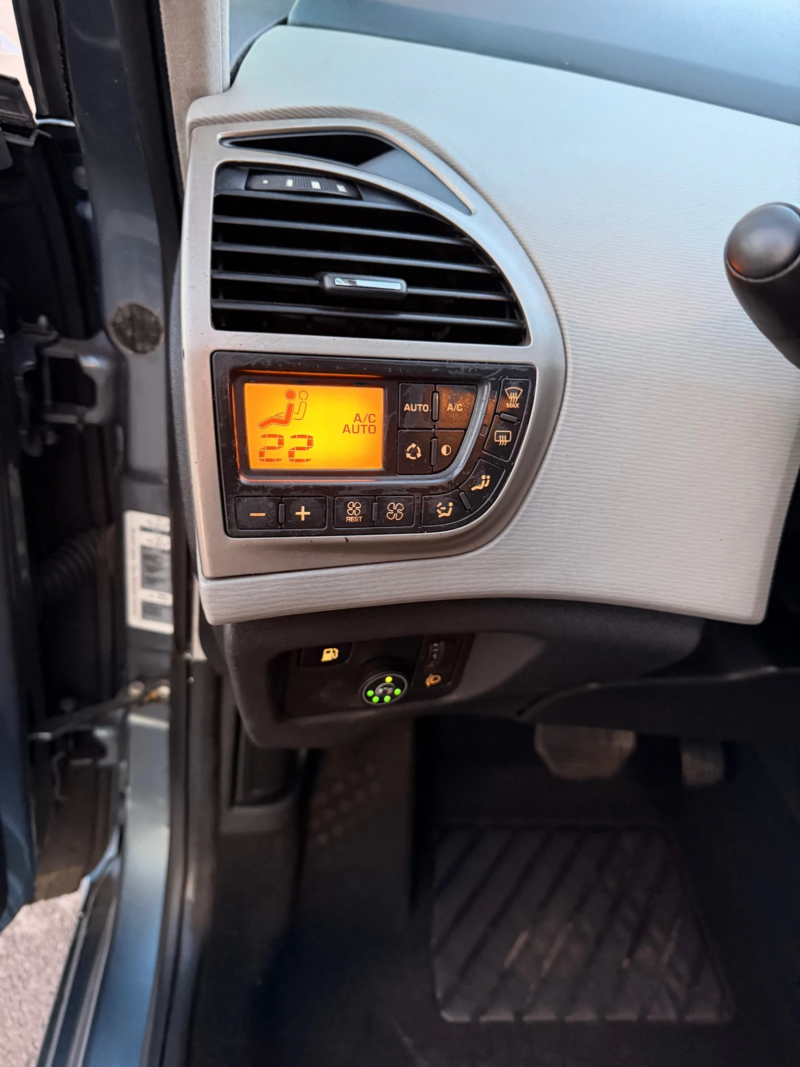 Citroen C4 Picasso Газ.Инж Климатроник, снимка 10 - Автомобили и джипове - 56378708