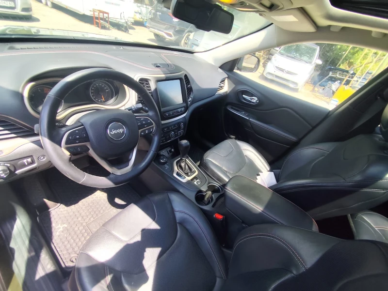 Jeep Cherokee 2.2-115х.км!, снимка 10 - Автомобили и джипове - 50170568