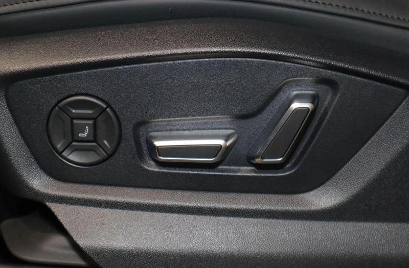 Audi RSQ8 FACELIFT/QUATTRO/B&O/LIFT/MATRIX/HEAD UP/360/, снимка 8 - Автомобили и джипове - 52340863