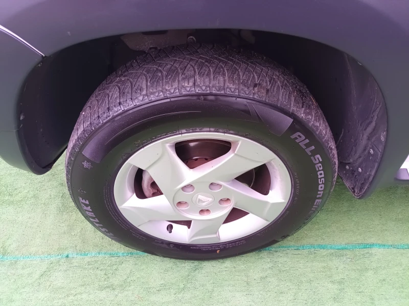 Dacia Duster 1.5dci/6ск., снимка 15 - Автомобили и джипове - 52368007