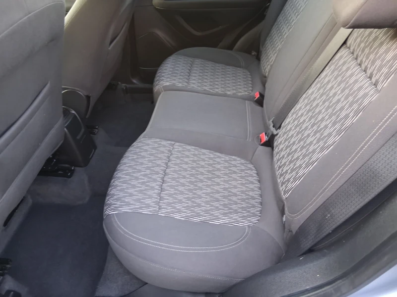 Opel Mokka 1.7d, снимка 12 - Автомобили и джипове - 52745251