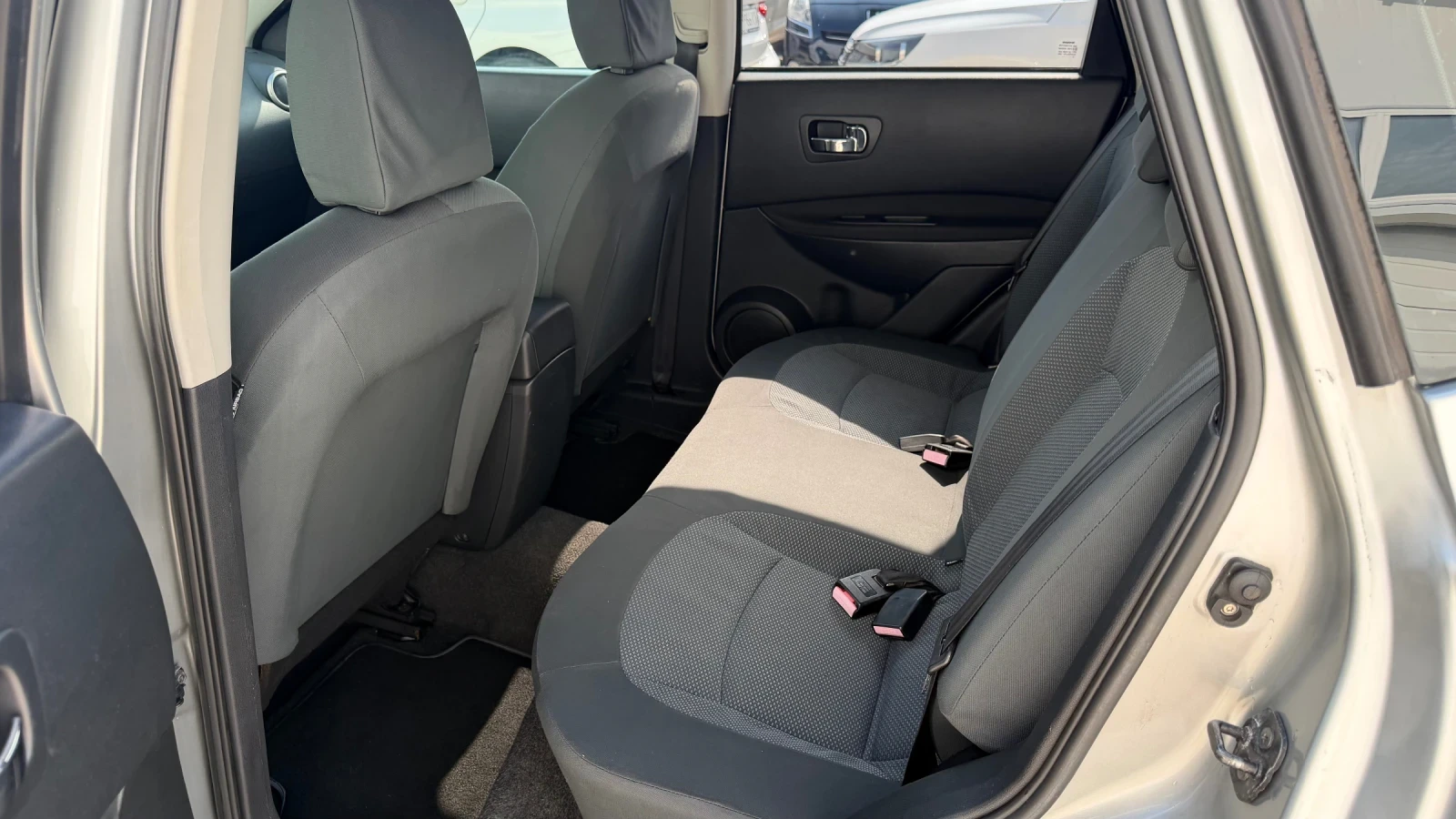 Nissan Qashqai 1.6i 117k.c * BRC* UNIKAT* , снимка 8 - Автомобили и джипове - 47585832