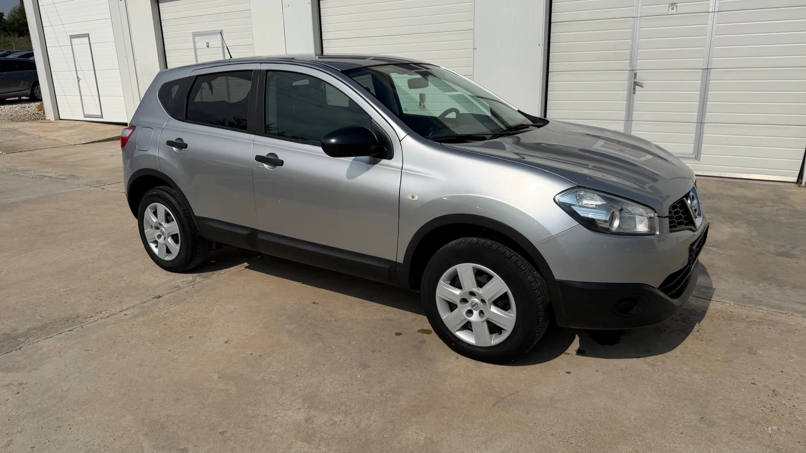 Nissan Qashqai 1.6i 117k.c * BRC* UNIKAT* , снимка 13 - Автомобили и джипове - 47585832