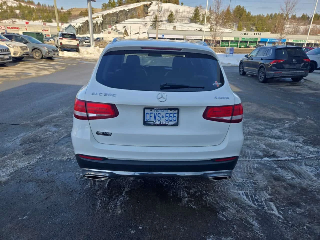 Mercedes-Benz GLC 300 4MATIC * ПОДГРЕВИ* ПАНОРАМА* КАМЕРА* МАХАГОН* , снимка 5 - Автомобили и джипове - 53930283